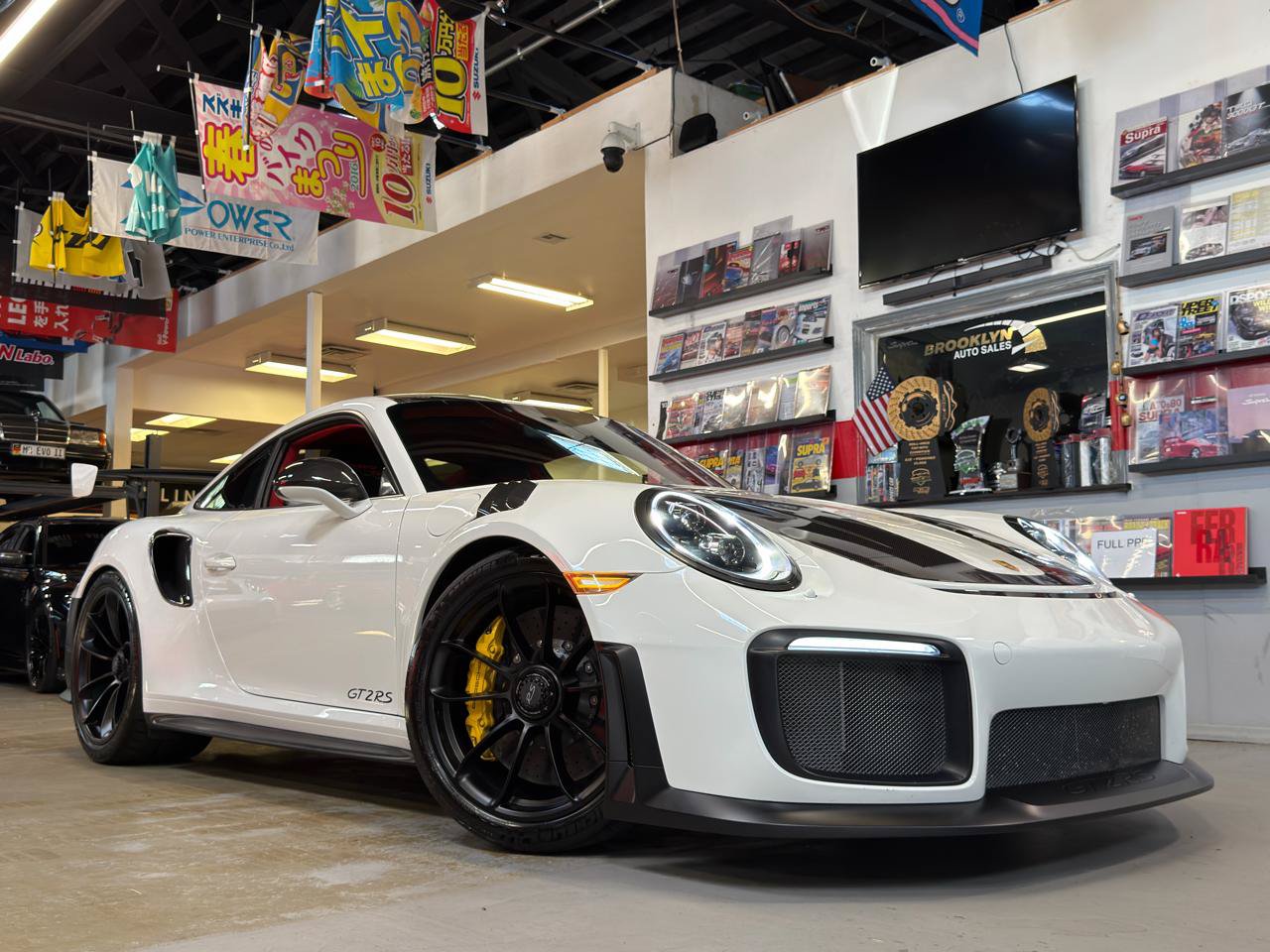 Used 2018 Porsche 911 GT2 RS RWD image 1