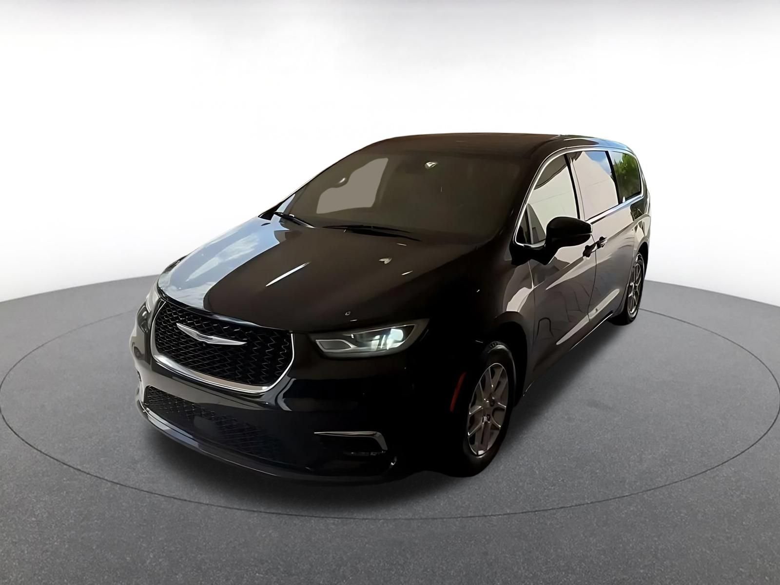 Used 2025 Chrysler Pacifica Select FWD image 4