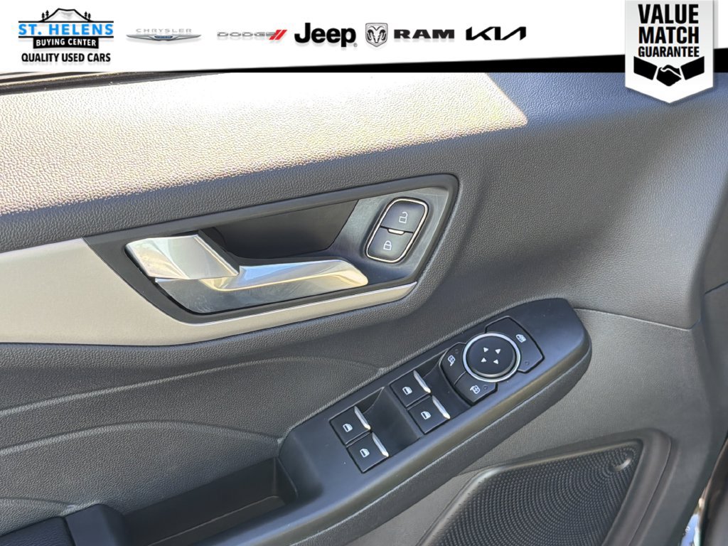 Used 2022 Ford Escape SEL AWD/4WD image 16