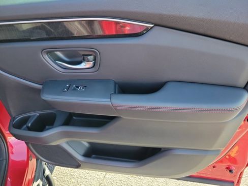 Certified 2025 Honda Pilot Black Edition image 8