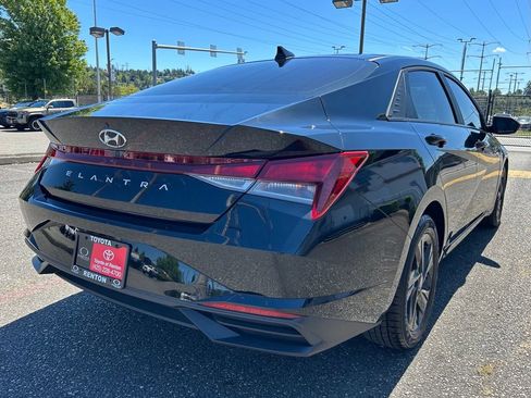 Used 2023 Hyundai Elantra SEL w/ Cargo Package FWD image 5