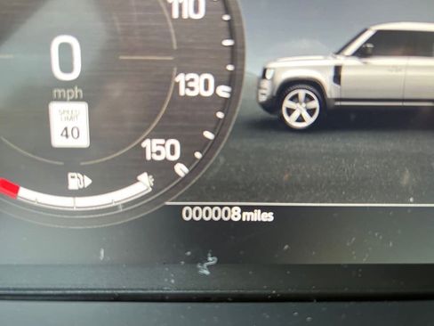 New 2025 Land Rover Defender 110 X-Dynamic SE image 15