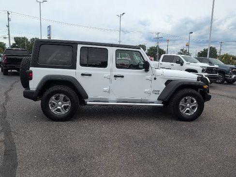 Used 2018 Jeep Wrangler Unlimited Sport S AWD/4WD image 9