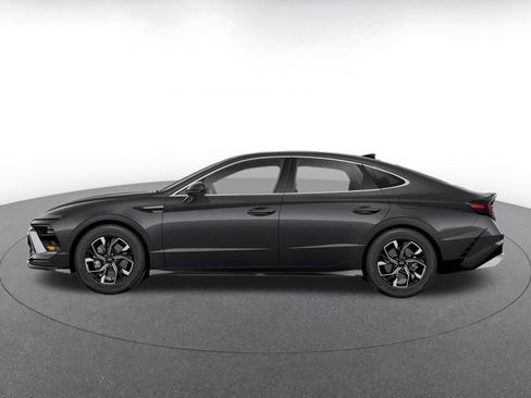 Used 2025 Hyundai Sonata SEL FWD image 2