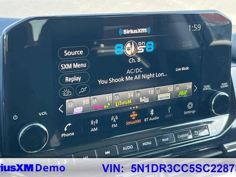 Certified 2025 Nissan Pathfinder SL image 31