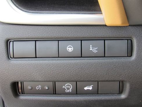 Certified 2023 Nissan Rogue Platinum w/ Platinum Premium Package FWD image 31