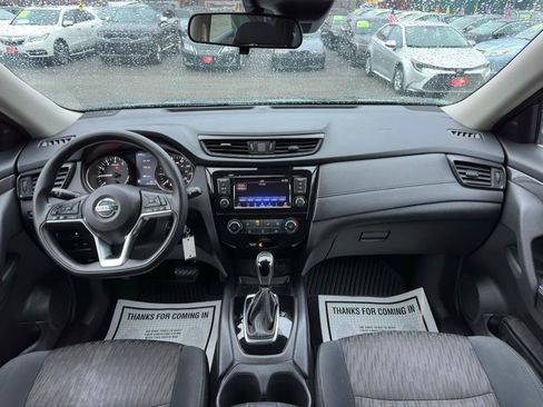 Used 2019 Nissan Rogue S FWD image 16