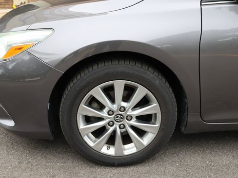 Used 2016 Toyota Camry XLE FWD image 9