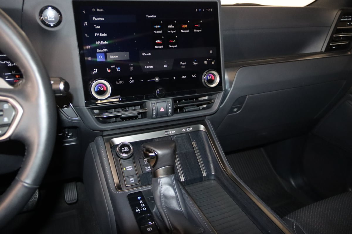 Used 2024 Lexus GX 550 w/ Accessory Package (2T) AWD/4WD image 43