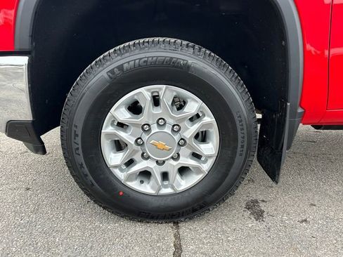 Used 2025 Chevrolet Silverado 2500 LT image 10