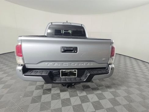 Used 2022 Toyota Tacoma SR5 image 5