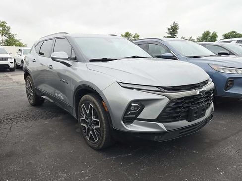 Used 2023 Chevrolet Blazer RS FWD image 4