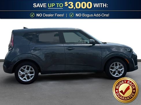 Used 2023 Kia Soul LX w/ LX Technology Package FWD image 8