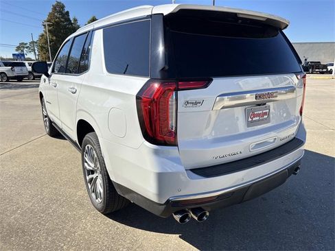Used 2021 GMC Yukon Denali w/ Denali Premium Package image 7