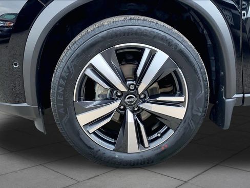 Used 2023 Nissan Rogue SL w/ SL Premium Package FWD image 11