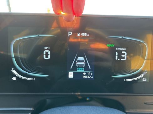 Used 2024 Kia Sportage EX w/ EX Premium Package image 14