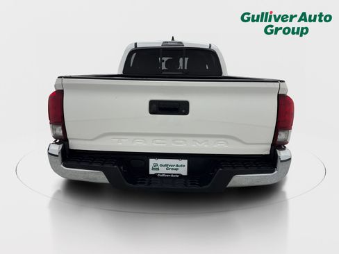 Used 2022 Toyota Tacoma SR5 RWD image 7