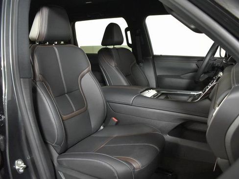 New 2026 Nissan Armada SL image 41