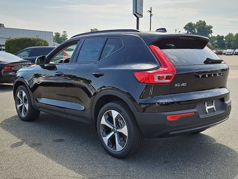 New 2026 Volvo XC40 B5 Core w/ Protection Package Premier image 4