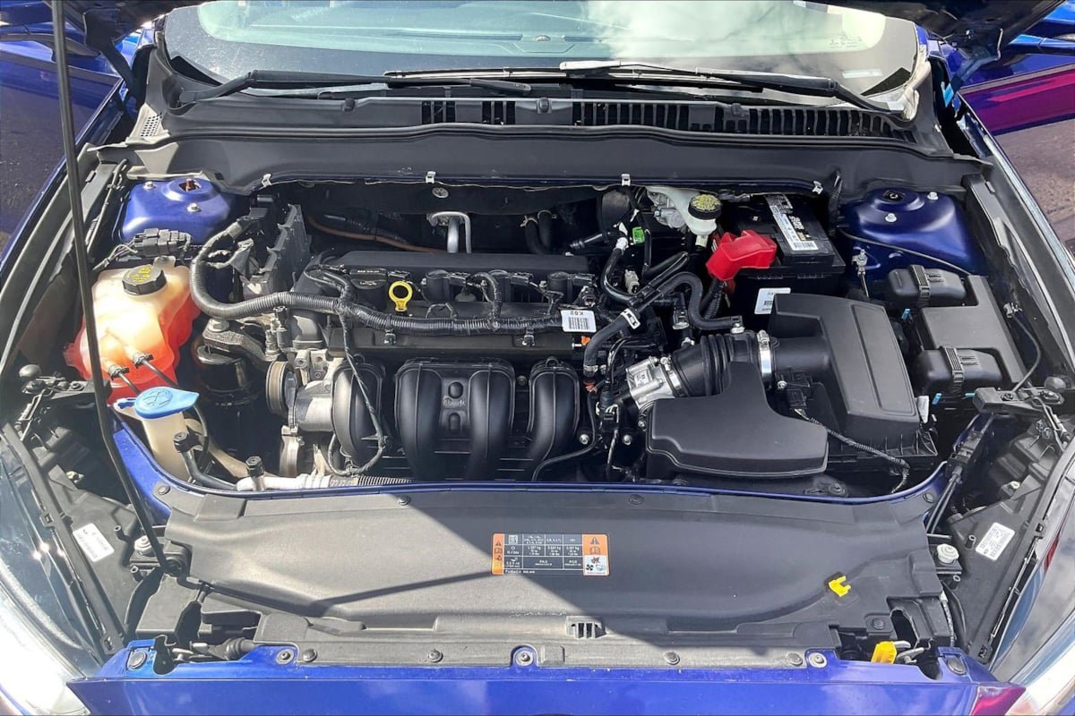Used 2015 Ford Fusion SE FWD image 27