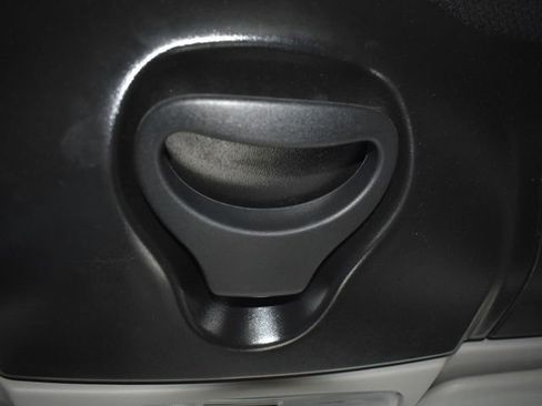 Used 2008 Chrysler Crossfire Limited image 25