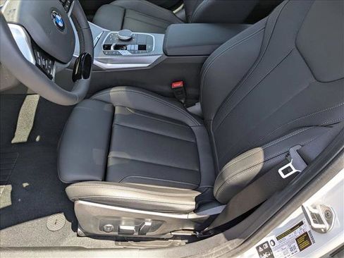 Used 2025 BMW 330i xDrive Sedan image 4