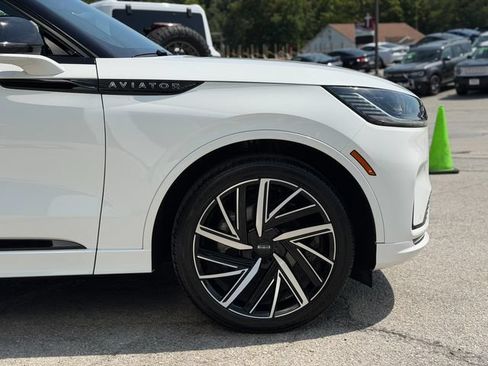 Used 2025 Lincoln Aviator Black Label w/ Black Label Special Edition AWD/4WD image 9