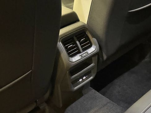 New 2026 Volkswagen Taos SE AWD/4WD image 24