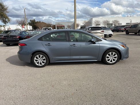 Used 2025 Toyota Corolla LE image 6