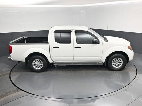 Used 2019 Nissan Frontier SV image 13
