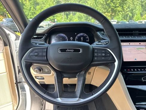 New 2026 Jeep Grand Cherokee Limited w/ Limited Altitude Package AWD/4WD image 24