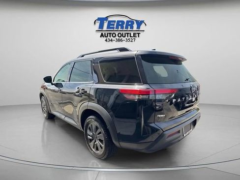 Used 2024 Nissan Pathfinder SV FWD image 5