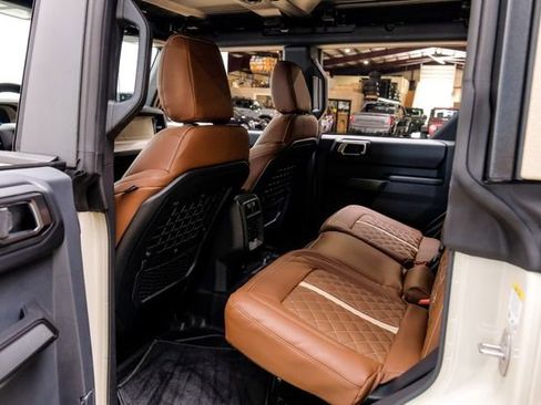 Used 2025 Ford Bronco Badlands image 72