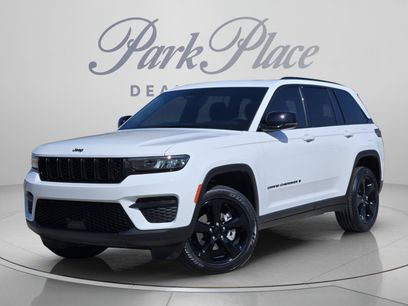 Used 2025 Jeep Grand Cherokee Altitude