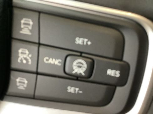 New 2026 Jeep Grand Wagoneer 4WD w/ Premium Group I image 17