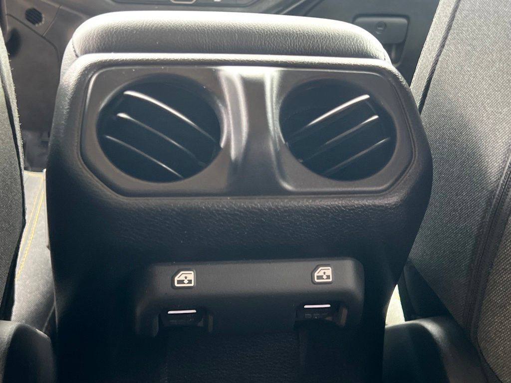 Used 2025 Jeep Wrangler Unlimited Sport AWD/4WD image 30
