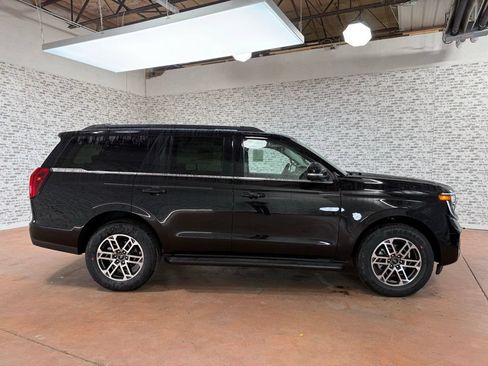 New 2026 Ford Expedition Active RWD image 8