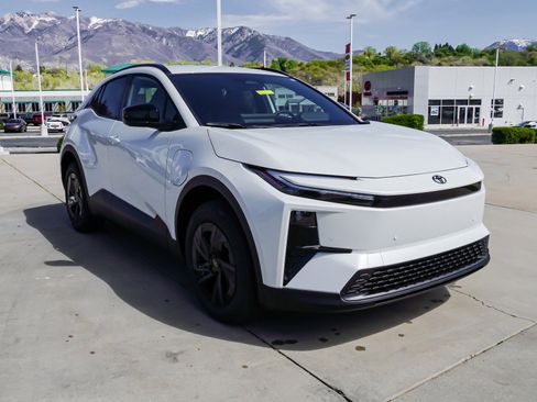 New 2026 Toyota C-HR w/ Cold Weather Package image 2