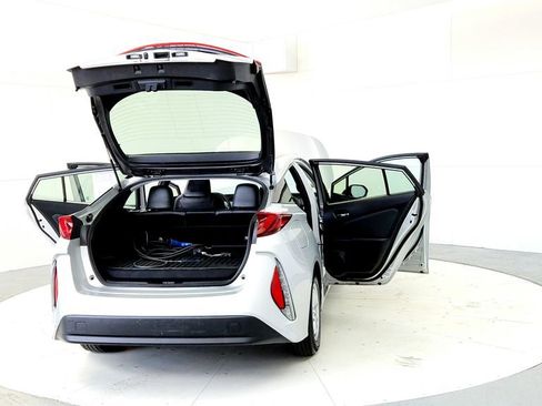 Certified 2018 Toyota Prius Prime Premium FWD image 11