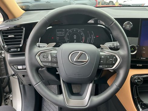 Used 2025 Lexus NX 250 FWD image 9