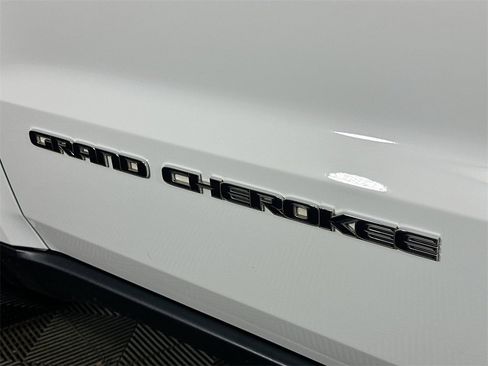 Used 2019 Jeep Grand Cherokee Limited w/ Trailer Tow Group IV image 28