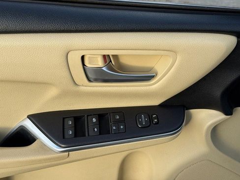 Used 2017 Toyota Camry LE image 15