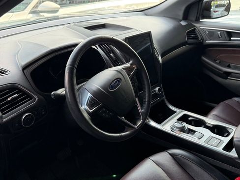 Used 2022 Ford Edge Titanium AWD/4WD image 2