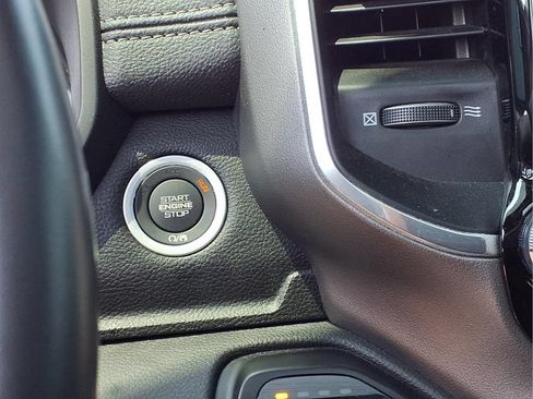 Used 2024 RAM 1500 Laramie AWD/4WD image 7