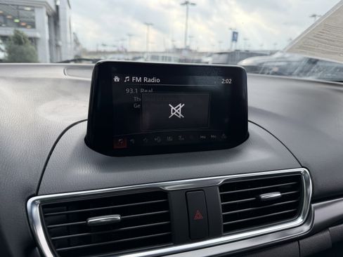 Used 2018 MAZDA MAZDA3 Grand Touring w/ Premium Equipment Package image 36