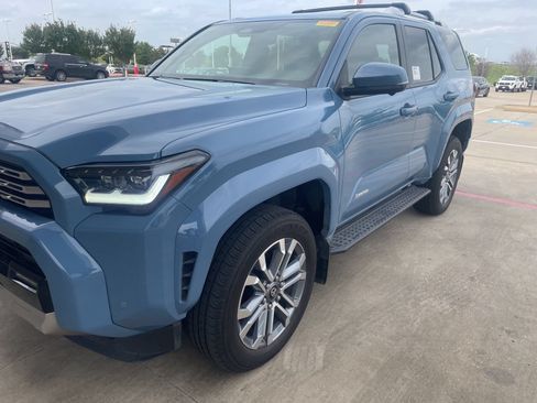 Used 2025 Toyota 4Runner Limited AWD/4WD image 28