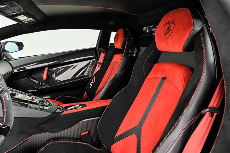 Used 2019 Lamborghini Aventador SVJ AWD/4WD image 36