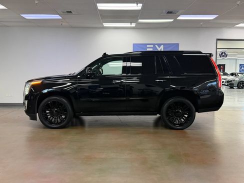 Used 2018 Cadillac Escalade Platinum RWD image 10