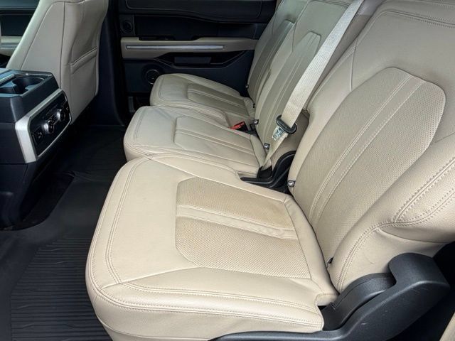 Used 2022 Ford Expedition Max Limited AWD/4WD image 16