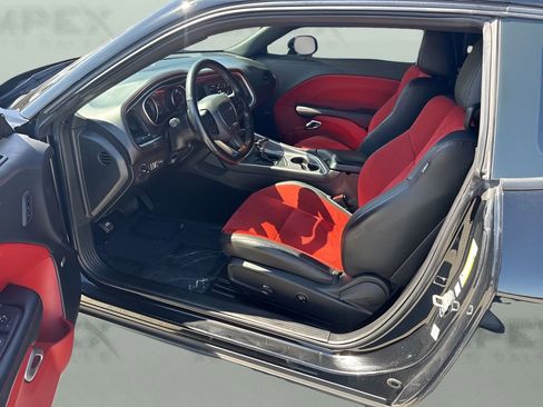 Used 2021 Dodge Challenger R/T w/ Plus Package image 9